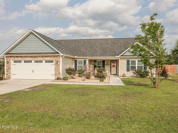 205 Chestwood Drive, Hubert, NC 28539