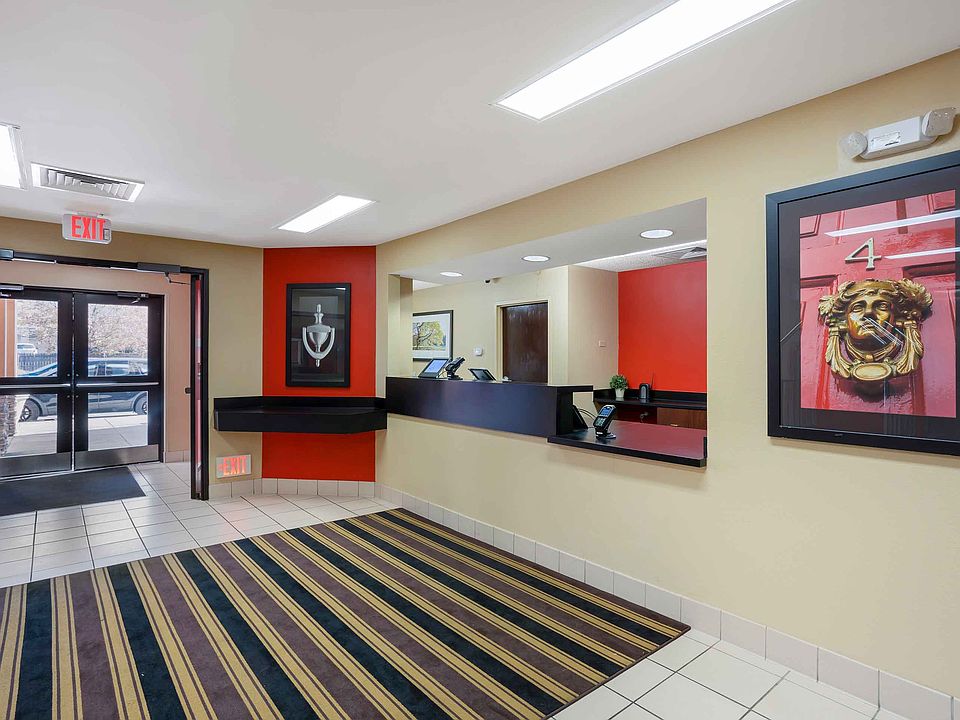 Lobby and Guest Check-in