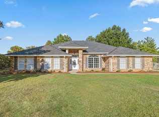 136 D'estrehan Rd, Fairhope, AL 36532