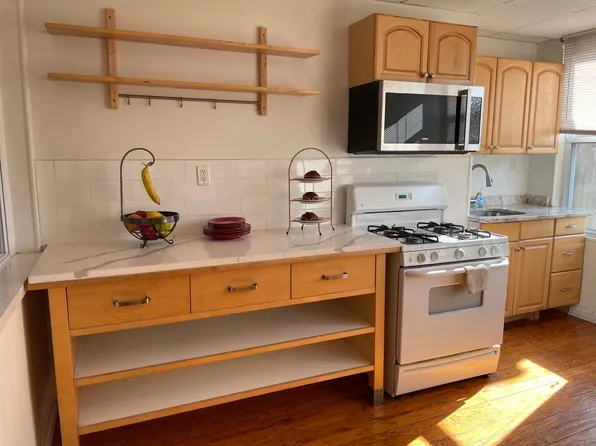 475 Monmouth St #4, Jersey City, NJ 07302