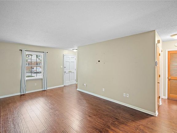 4th image of 217 Northpoint Ave Unit D