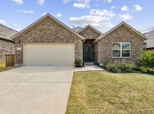 935 Azure Ln, Celina, TX 75009