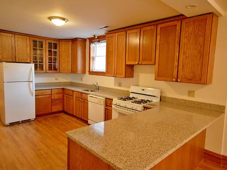 3920 N Janssen Ave #G — Photo 3