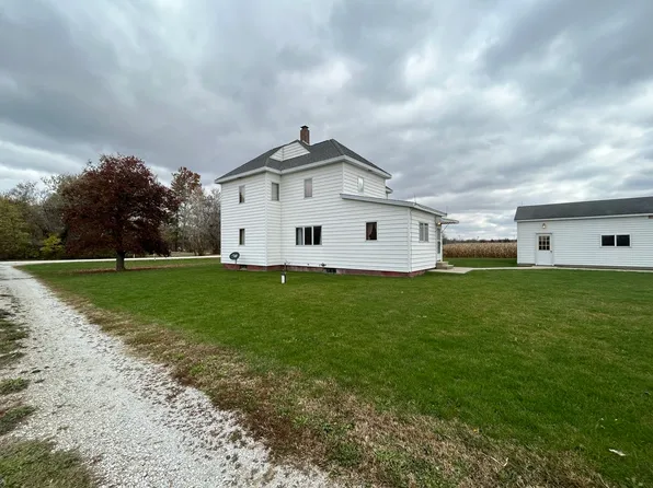 5512 E 2950 North Rd, Potomac, IL 61865