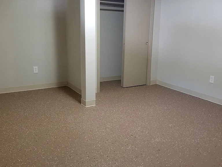 4656 Buchanan St — Photo 10