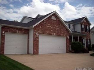 77 E Southcrest Cir, Edwardsville, IL 62025