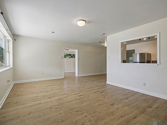 5th image of 635 Staring Ln