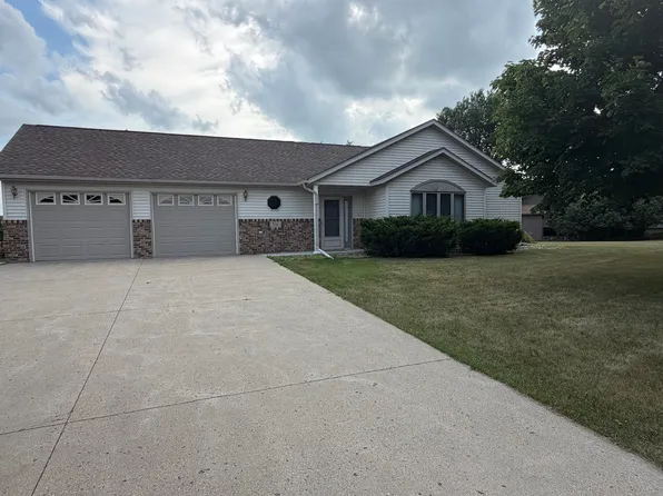 816 Pine Ridge Dr, Lisbon, ND 58054