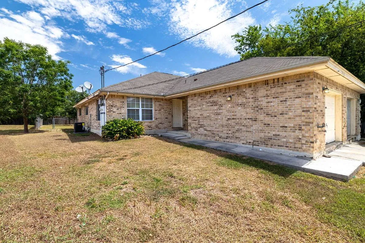 2740 Maple Tree Rd — Photo 2