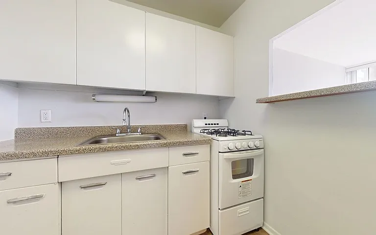 Lake Meadows Apartments — Photo 79