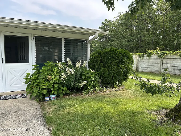 1211D Shetland Dr — Photo 12