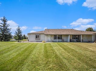 9445 Forestview Cir, Grand Blanc, MI 48439