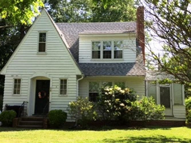 1st image of 28 Meadville Dr