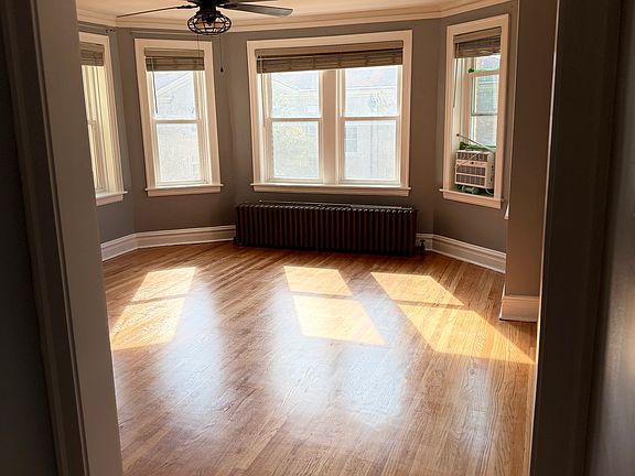 3rd image of 3115 N Marmora Ave #2
