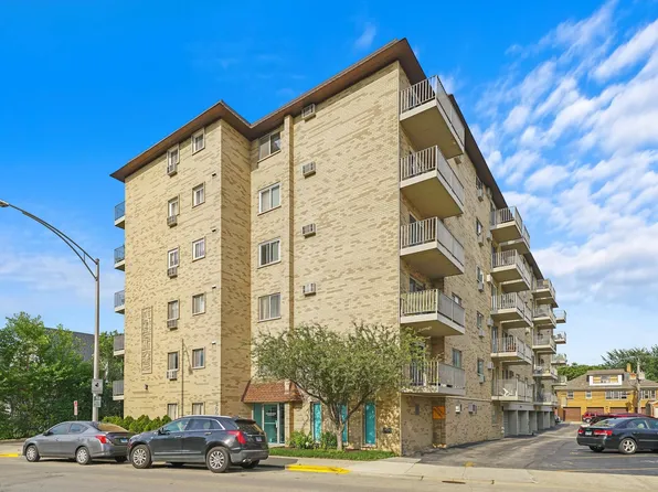 300 Circle Ave APT 2F, Forest Park, IL 60130