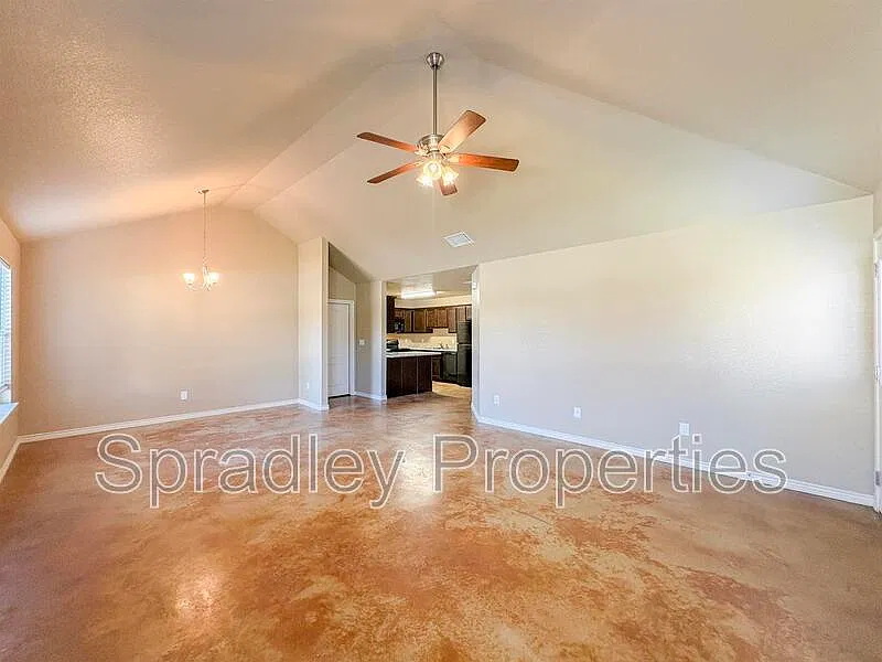 3 bed, 2.0 bath, 1531 sqft, $1,495 — Photo 2