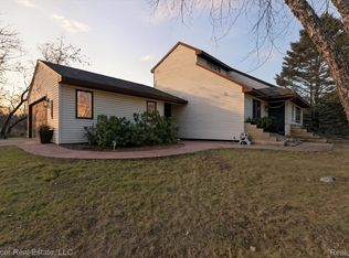 13875 Neal Rd, Davisburg, MI 48350