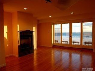 452 Oceanfront St #OCEAN, Long Beach, NY 11561