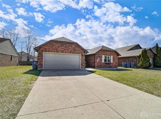 6516 Shull Rd, Dayton, OH 45424