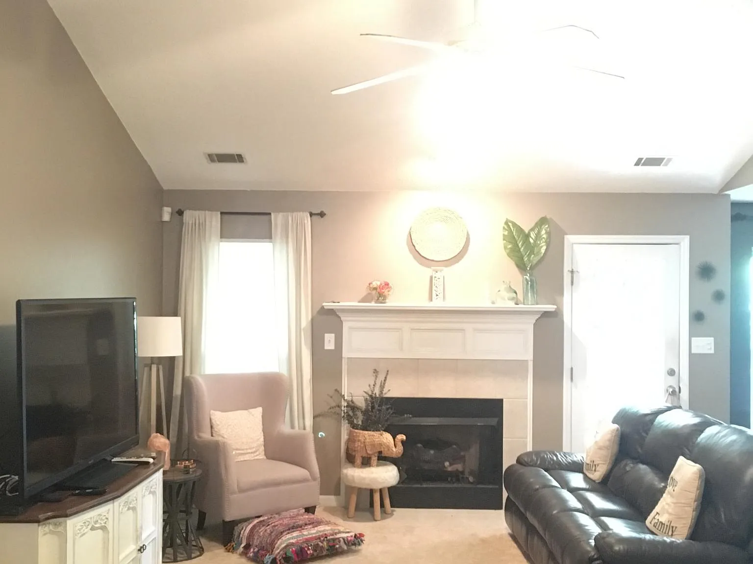 583 Bradford Ln — Photo 2
