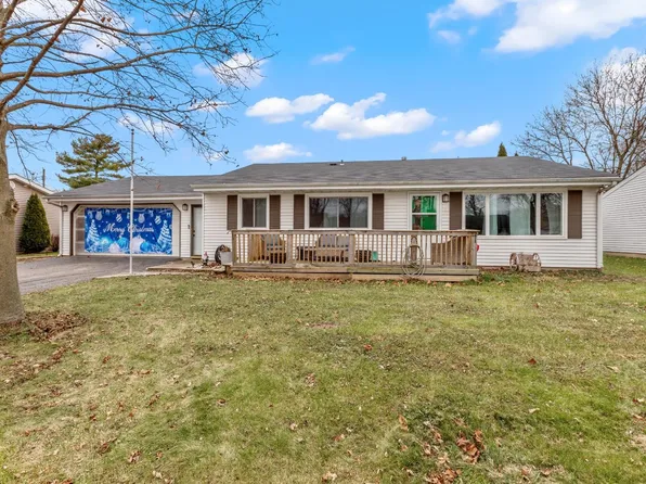 388 Brook Dr, Valparaiso, IN 46385