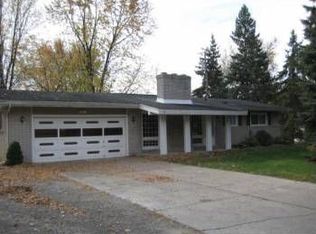 7957 Church Rd, Grosse Ile, MI 48138