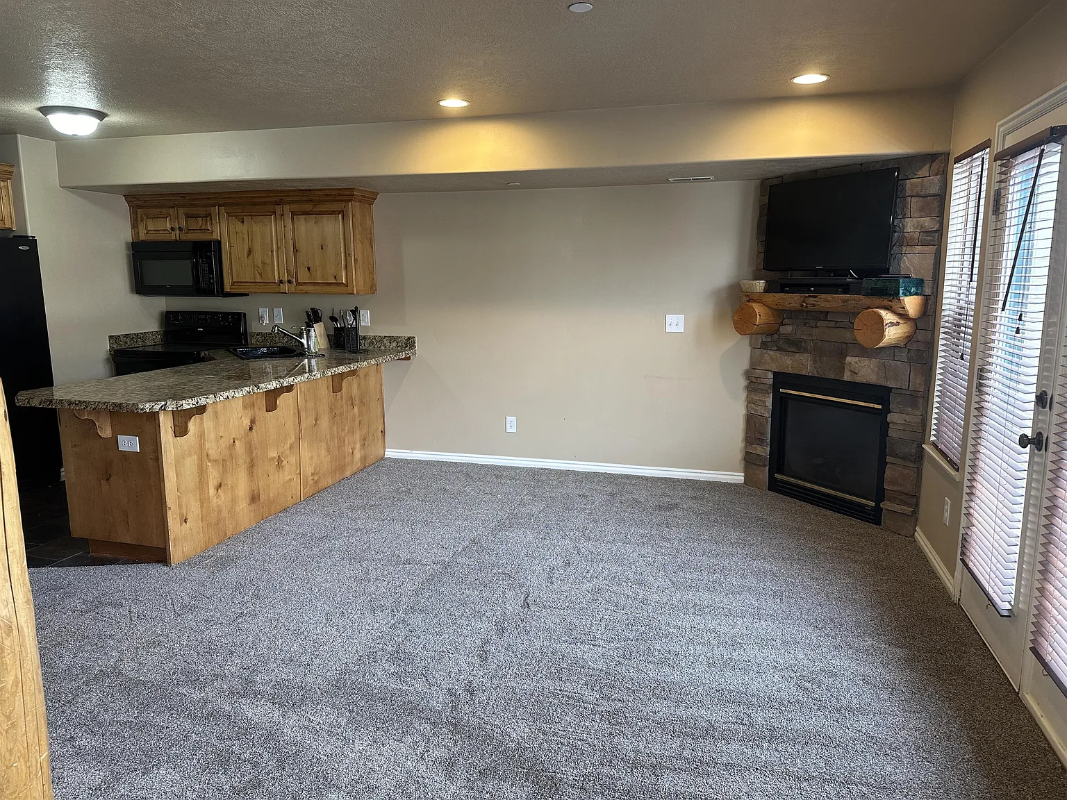 Mh 805 (2bd) Rental - 1 — Photo 3