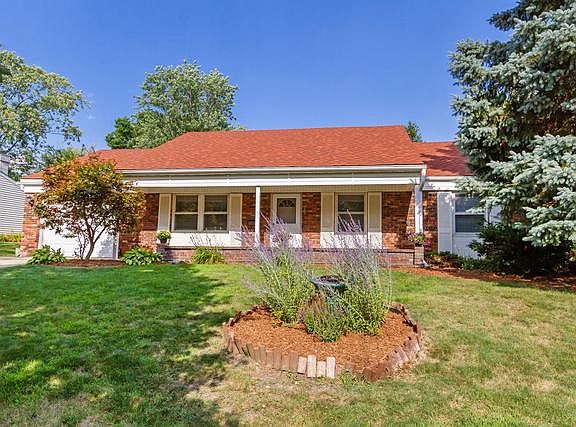 3rd image of 307 Wickham Dr