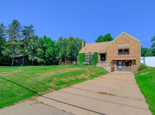 1991 Maryknoll Ave N, Maplewood, MN 55109