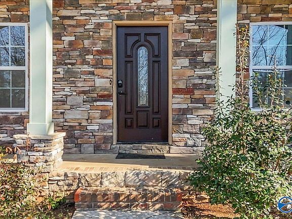 3rd image of 3112 Delia Ln NW