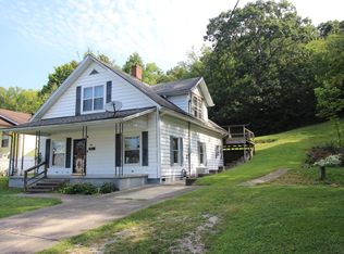 403 Broadway St, Irvine, KY 40336