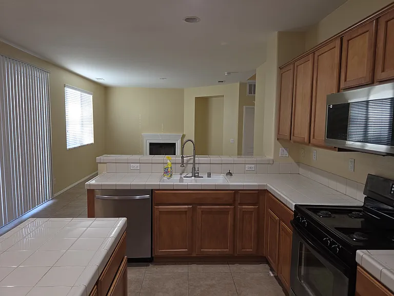 3920 Bluff St — Photo 9