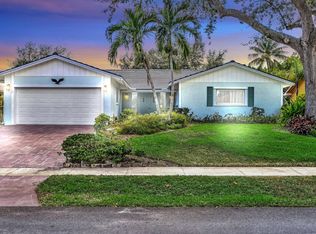3264 Lakeview Dr, Delray Beach, FL 33445