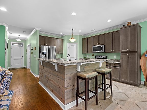 5th image of 191 Belclare Way