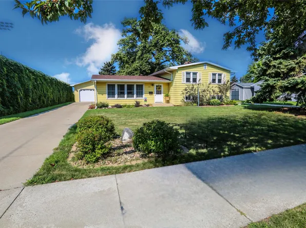 1214 S Dakota St, Aberdeen, SD 57401