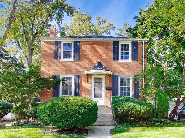 26 Iroquois Dr, Clarendon Hills, IL 60514