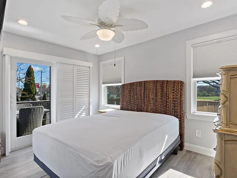 881 Point Judith Rd — Photo 9
