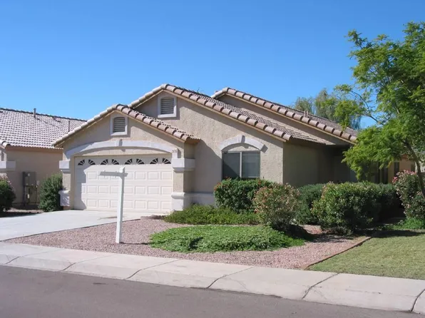 318 N Pioneer St, Gilbert, AZ 85233