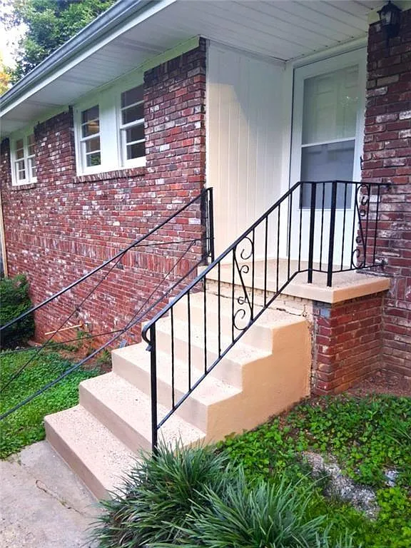 3 bed, 1.5 bath, 2354 sqft, $1,600 — Photo 4
