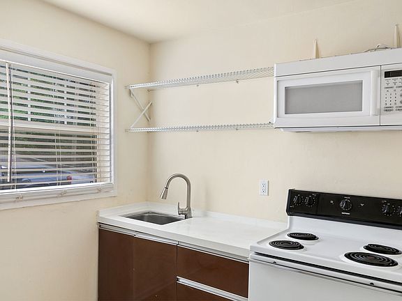 5th image of 1147-1149 14th Ave S #1149-8