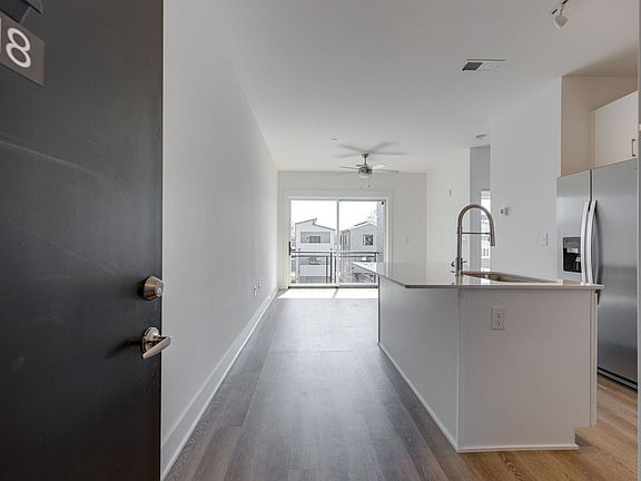 5th image of 542 Southgate Ave #218