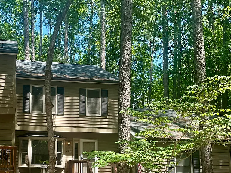 205 Forest Ct #205 — Photo 1