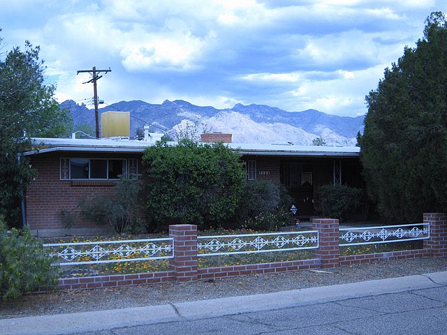 2nd image of 2829 E Greenlee St