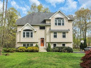 79 Red Hill Rd, New City, NY 10956