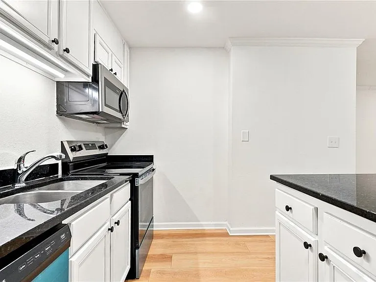 5095 Roswell Rd #203 — Photo 16