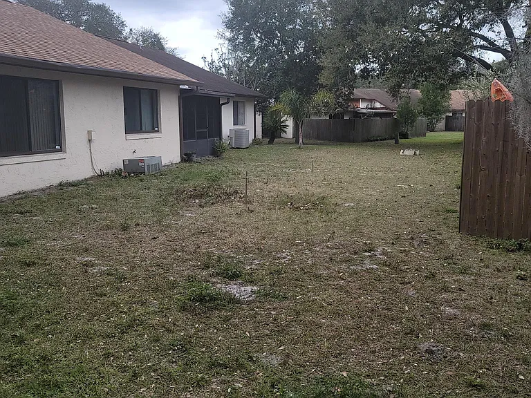 100 Red Cedar Dr — Photo 17