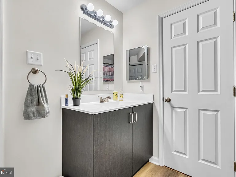 1307 Bennett Pl — Photo 30