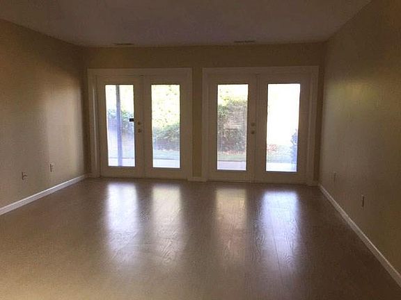 4th image of 2420 E Sweetbriar Dr