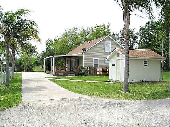 Wrap Drive Way, Beautiful Porches Overlooking your Gorgeous Property