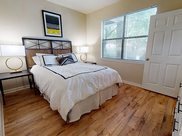 Lakeland Estates Apartment Homes — Photo 8